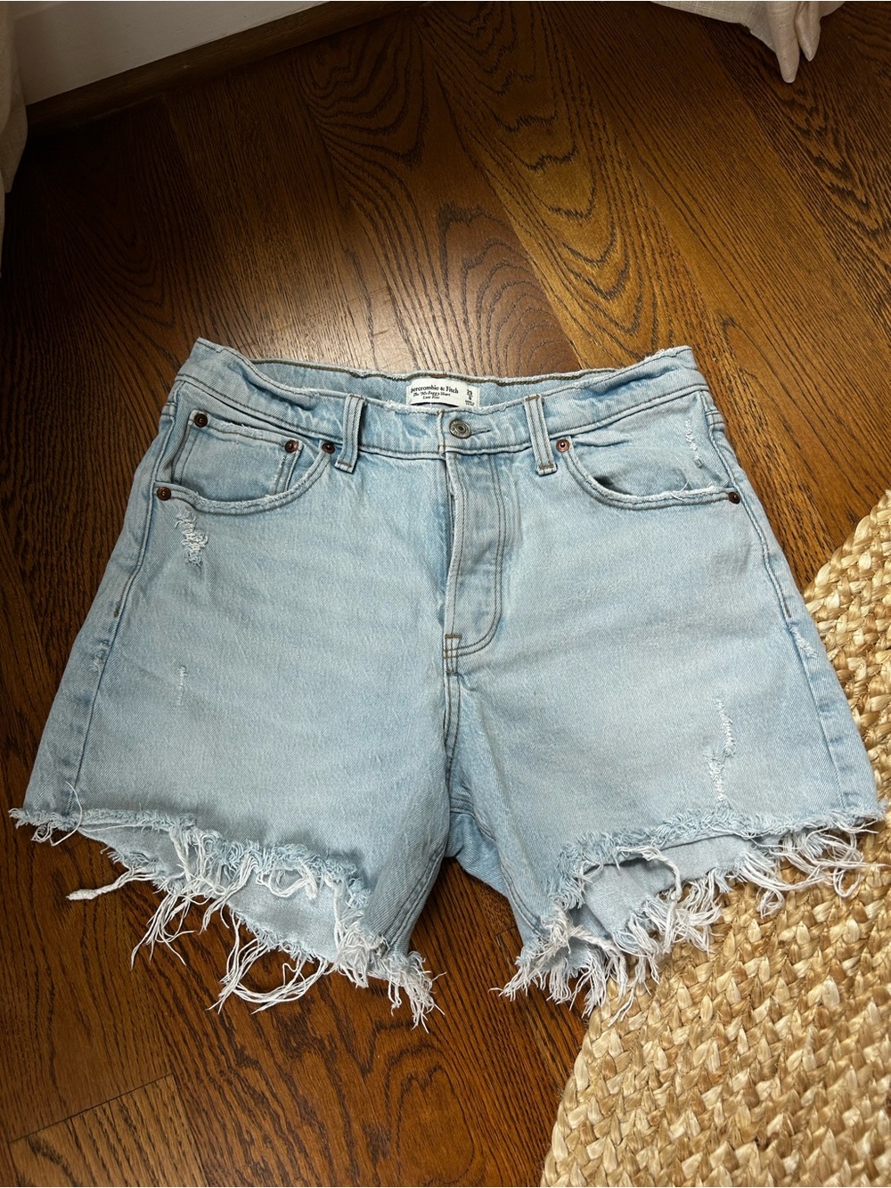 Abercrombie 90s low rise baggy denim shorts